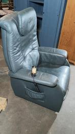 Elektrische relaxstoel mintgroen leer – met wieltjes, Ophalen, Gebruikt, Modern, 50 tot 75 cm