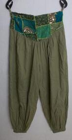 Ibiza/hippie/India bewerkte groene broek! M, Kleding | Dames, Broeken en Pantalons, Maat 38/40 (M), Verzenden, Zo goed als nieuw