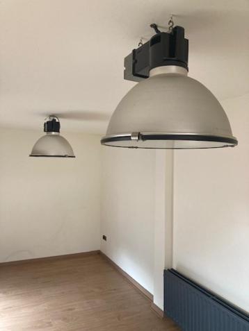 Vintage industriële lampen 2 stuks beschikbaar voor biedingen
