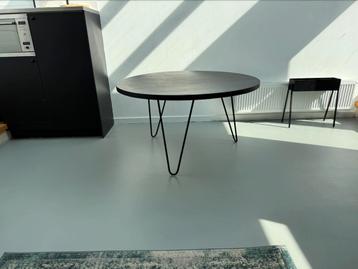 Ronde zwarte eettafel, driepoot diameter 140cm beschikbaar voor biedingen