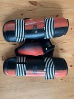 Scheenbeschermers + tok, Sport en Fitness, Boksen, Ophalen of Verzenden, Zo goed als nieuw, Boksbeschermers