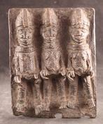 Antieke bronzen reliëfplaquette uit Benin, Ophalen of Verzenden