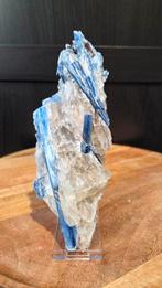 Geweldig stuk kyaniet., Verzamelen, Mineralen en Fossielen, Ophalen of Verzenden