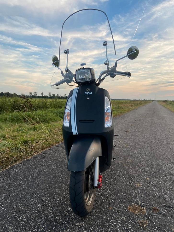 Scooter Sym Tonic, Fietsen en Brommers, Scooters | SYM, Zo goed als nieuw, Overige modellen, Benzine, Ophalen of Verzenden