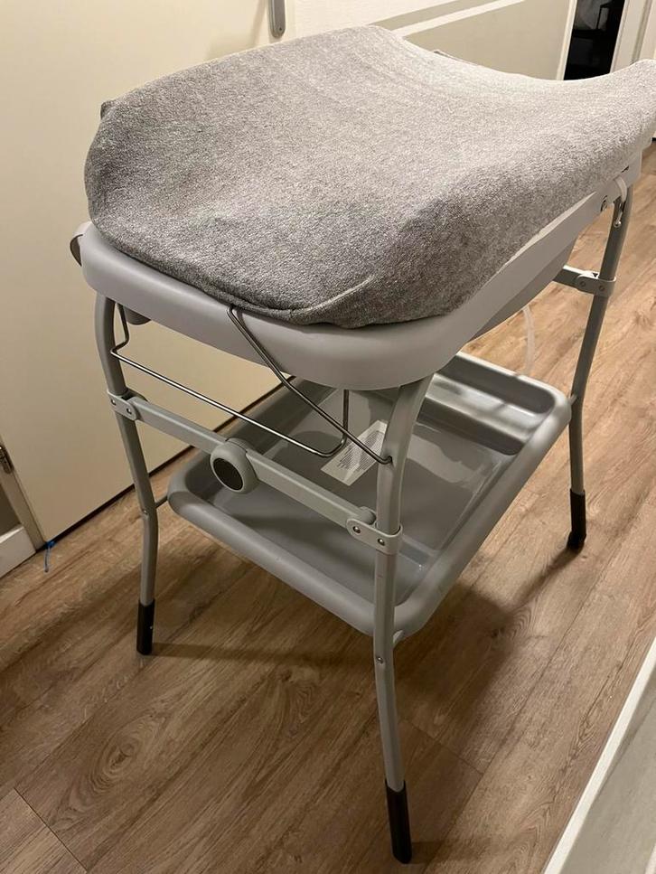 Chicco- babybadje en verschoontafel in 1, grijze, Kinderen en Baby's, Badjes en Verzorging, Gebruikt, Badje, Overige merken, Standaard