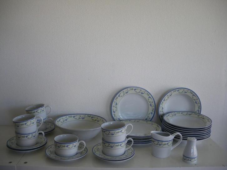 Johnson Bros la Rochelle servies, Huis en Inrichting, Keuken | Servies, Zo goed als nieuw, Bord(en), Wedgwood, Aardewerk, Ophalen of Verzenden