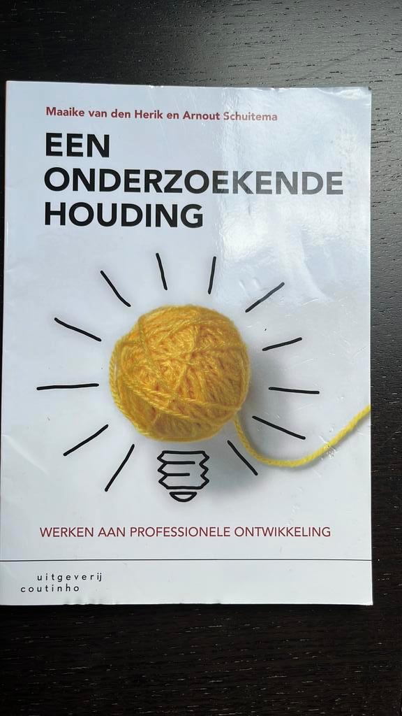 Maaike van den Herik - Een onderzoekende houding, Boeken, Schoolboeken, Zo goed als nieuw, Nederlands, Overige niveaus, Ophalen