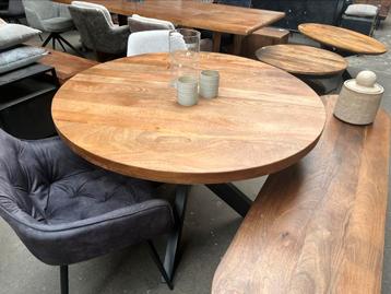 Magazijn leegverkoop ronde eettafel vlak mangohout matrix zw beschikbaar voor biedingen