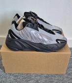 Adidas YZY 700 MNVN maat 40  GW9524, Kleding | Heren, Schoenen, Overige kleuren, Nieuw, Ophalen of Verzenden, Sneakers of Gympen