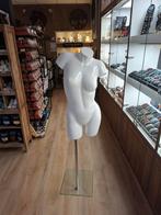 Paspop etalage, Ophalen