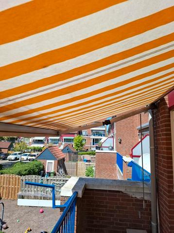 Zonnescherm  beschikbaar voor biedingen