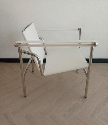 Le Corbusier Fauteuil - Wit , Chroom Frame beschikbaar voor biedingen