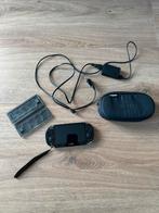 Sony PlayStation Vita + Oplader + Case + 2x Geheugenkaart, Online, Gebruikt, Overige genres, 1 speler