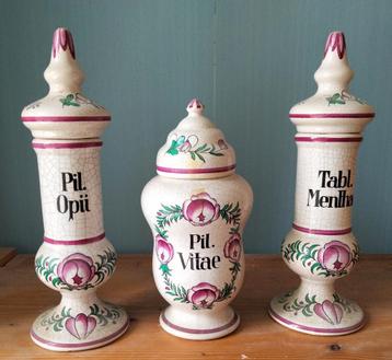 Antieke Apothekerspotten - Set van 3 beschikbaar voor biedingen