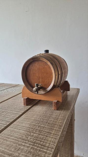 Houten Vat met Tapkraan beschikbaar voor biedingen