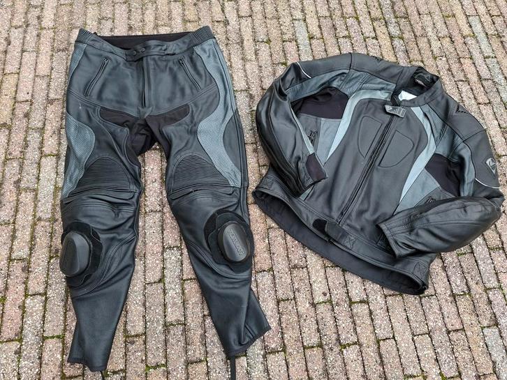 motorpak leer kan aan elkaar geritst worden, Motoren, Kleding | Motorkleding, Combipak, Tweedehands, Ophalen