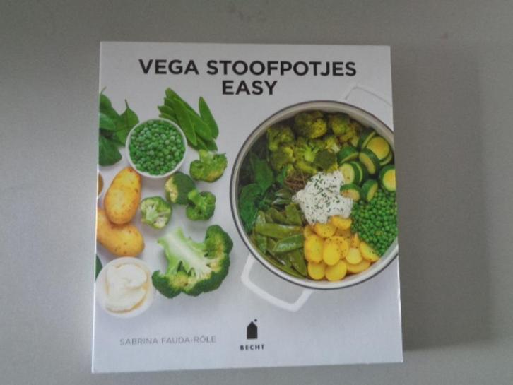 Vega stoofpotjes Easy - Sabrina Fauda-Rôle, Boeken, Kookboeken, Zo goed als nieuw, Hoofdgerechten, Nederland en België, Ophalen of Verzenden
