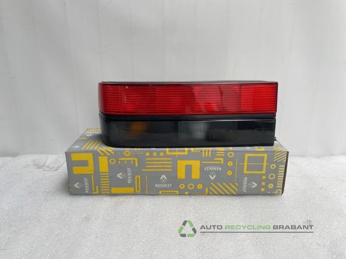 Achterlicht links van een Renault R25, -, Renault, -, Nieuw