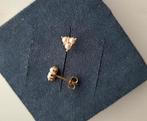 Prachtige Triple Pearl Oorbellen van Anna + Nina Goudkleurig, Nieuw, Ophalen of Verzenden, Met edelsteen, Knopjes of Stekers