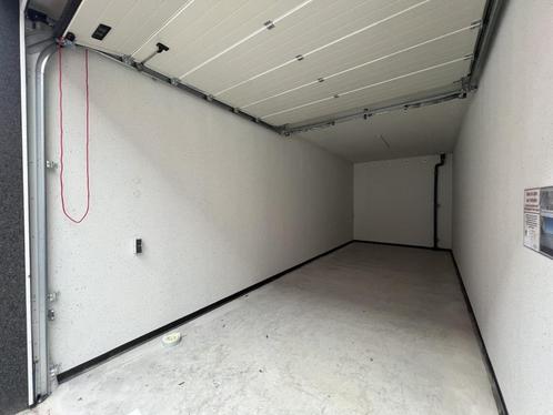 Garagebox Voorburg/Den Haag (beschikbaar per 1 november), Auto diversen, Autostallingen en Garages