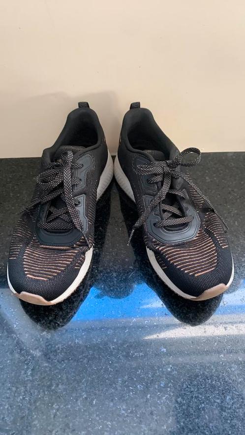 Sketchers Bops zgan Schoenen maat 40, Sport en Fitness, Loopsport en Atletiek, Zo goed als nieuw, Hardloopschoenen, Hardlopen