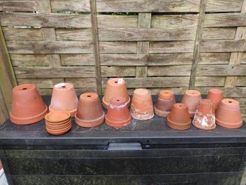 12 bloempotten terracotta aardewerk bloempot beschikbaar voor biedingen
