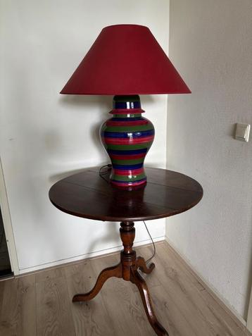 Royale tafellamp beschikbaar voor biedingen