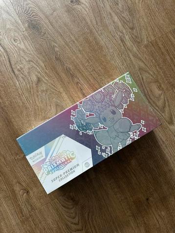 Prismatic Evolution Super Premium Collection Box beschikbaar voor biedingen