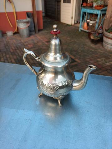 Marokkaans theepotje één liter inhoud, lees de beschrijving beschikbaar voor biedingen