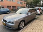 BMW 5-Serie 4.4 I 545 Touring AUT 2005 Grijs, Auto's, 1700 kg, 2000 kg, Stationwagon, Adaptive Cruise Control