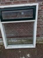 Kozijn hardhout dubbelglas  en hor, Doe-het-zelf en Verbouw, Kozijnen en Schuifpuien, Gebruikt, Raamkozijn, 75 tot 150 cm, Hout