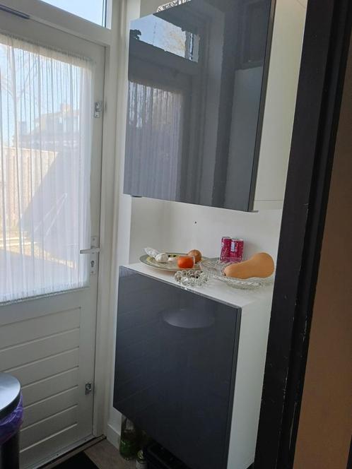 Te koop 2 keukenhangkastjes,Ikea,grijs glanzend, Huis en Inrichting, Kasten | Overige, Gebruikt, Ophalen