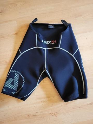 Peak UK neopreen short – maat L – watersport beschikbaar voor biedingen