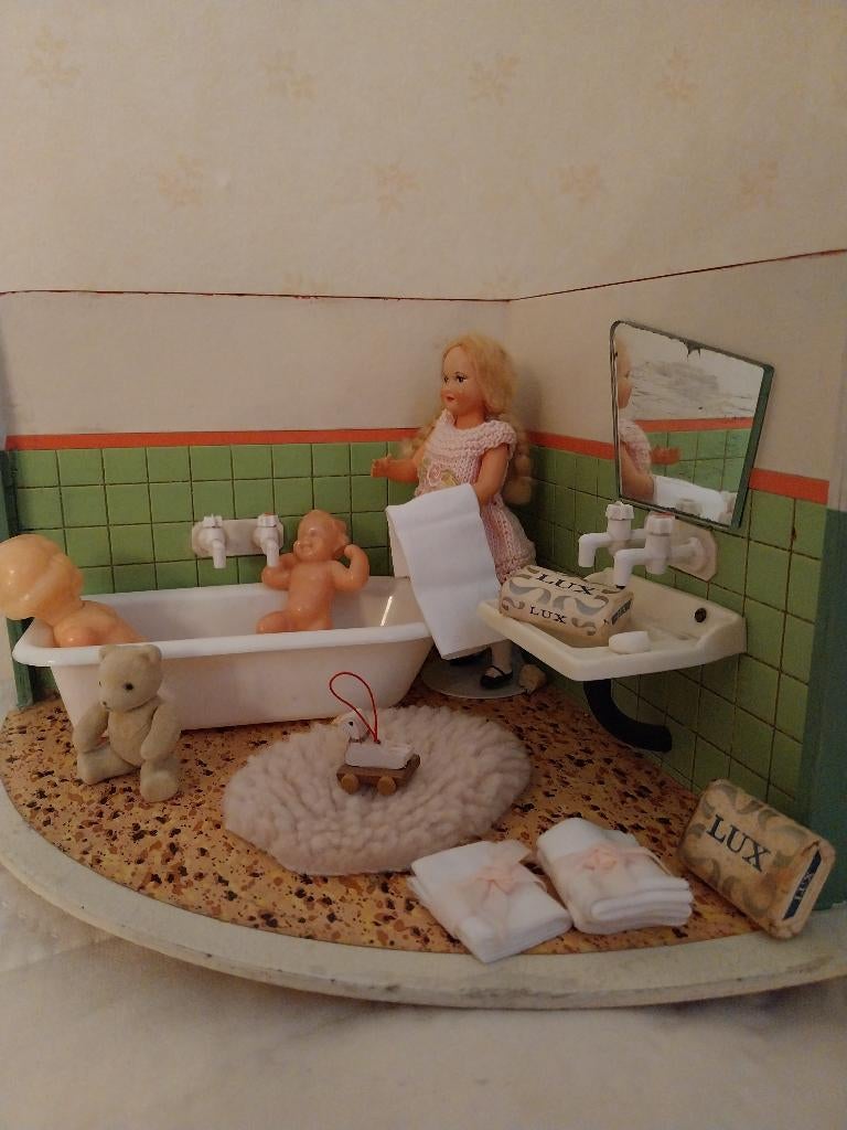 Poppen badkamer (1) jaren `60, Verzenden, Gebruikt, Poppenhuis