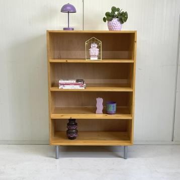 Vintage schoolkast boekenkast vakkenkast hout jaren 70  beschikbaar voor biedingen