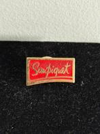 Saupiguet Vintage Pin, Ophalen of Verzenden, Gebruikt, Merk, Speldje of Pin