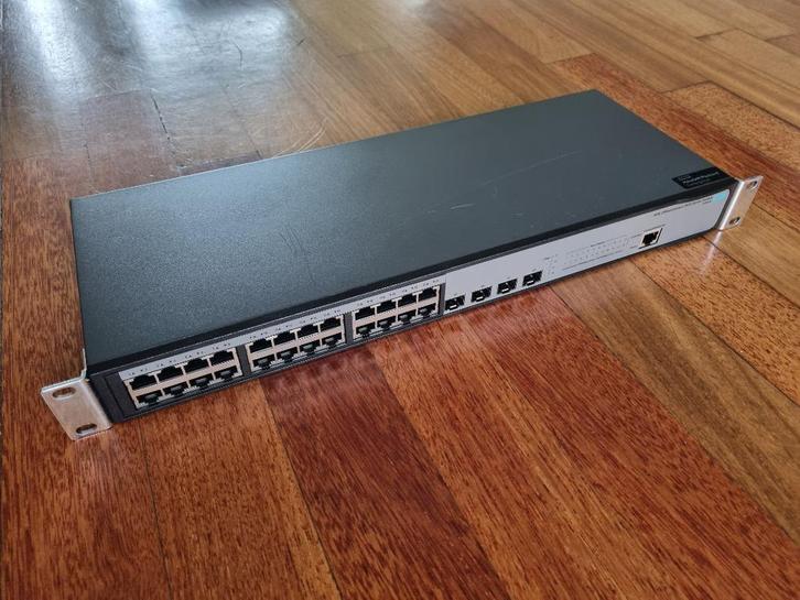 Switch van HP Enterprise, Office Connect 1920, Computers en Software, Netwerk switches, Zo goed als nieuw, Ophalen