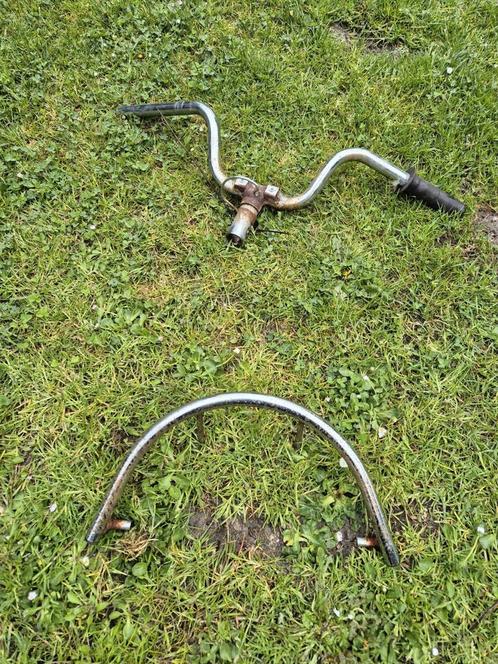 Stuur & AchterekSym Mio 50cc (2012) – compleet met stuurklem, Fietsen en Brommers, Brommeronderdelen | Snorfietsen, Zo goed als nieuw
