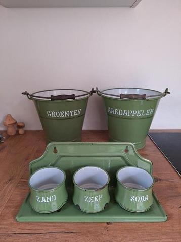 Reseda groen emaille zand zeep soda rekje + emmers BK beschikbaar voor biedingen
