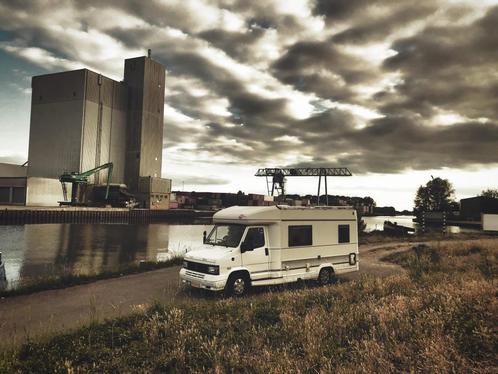 Burstner met vast frans bed off grit!!, Caravans en Kamperen, Campers, Particulier, tot en met 4, Integraal, Bürstner, Fiat, Diesel