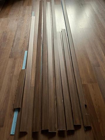 Plinten; kliksysteem, kastanjebruin, -12 meter, h=6 cm beschikbaar voor biedingen