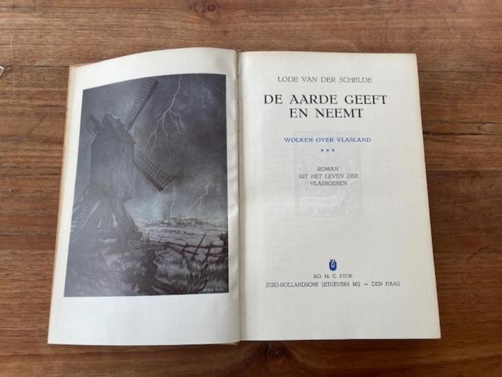 Wolken over vlasland. Geïllustreerd door Anton Pieck, Boeken, Historische romans, Gelezen, Ophalen of Verzenden