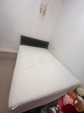 Bed 140x200 met matras en opbergruimte