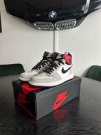 Nike Air Jordan 1 Retro High OG Smoke Grey EU43, Kleding | Heren, Schoenen, Ophalen of Verzenden, Nieuw, Wit, Sneakers of Gympen