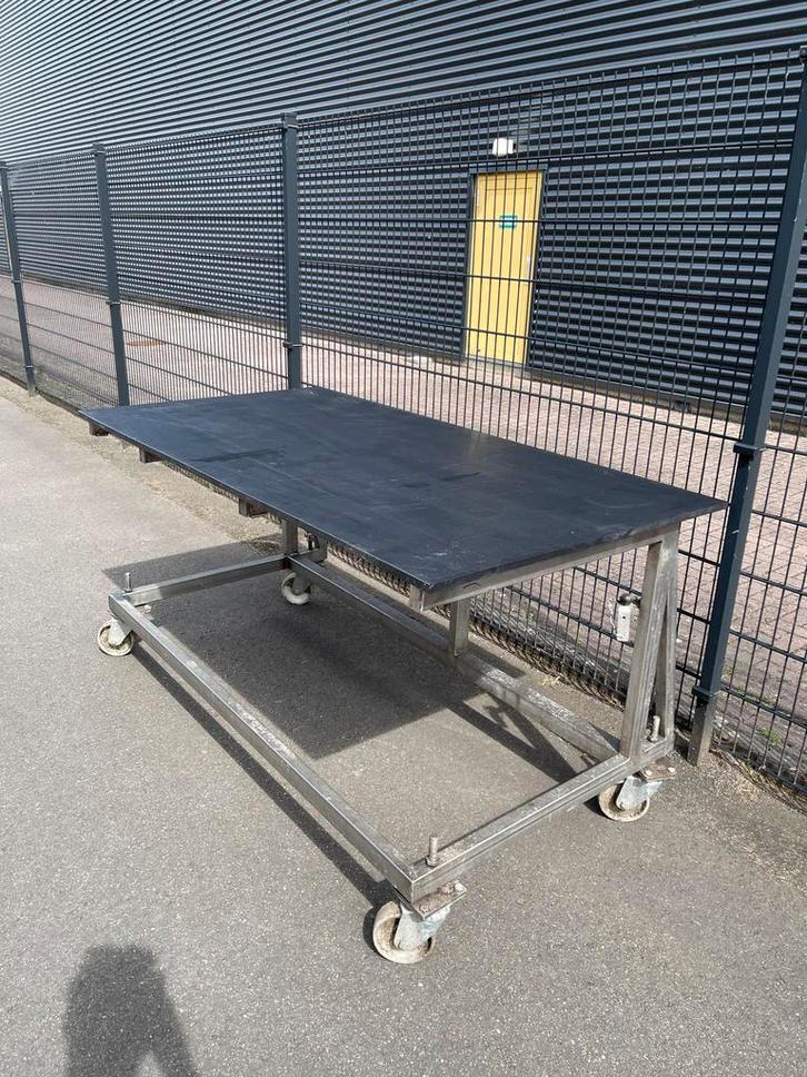 Rvs frame / werktafel met kunststoffen blad, Doe-het-zelf en Verbouw, Werkbanken, Zo goed als nieuw, Ophalen