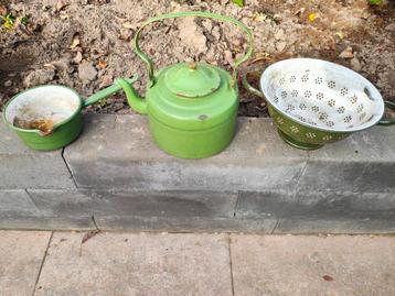 Emaille set groen  beschikbaar voor biedingen