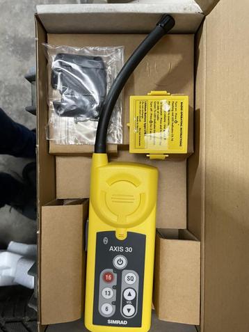 Simrad Axis 30 GMDSS handheld marifoon beschikbaar voor biedingen