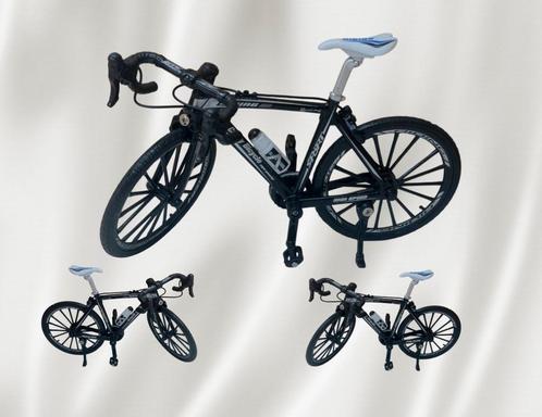 Partij handel 6 Die cast tour de international race bikes, Diversen, Rommelmarktspullen, Nieuw, Ophalen of Verzenden