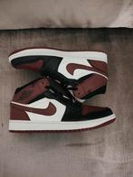 Nike Air Jordan 1 mid dark beetroot Nieuw, Kleding | Heren, Schoenen, Overige kleuren, Sportschoenen, Nieuw, Ophalen of Verzenden
