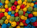Houten gekleurde kralen blauw rood groen geel, Ophalen of Verzenden, Zo goed als nieuw, Kraal